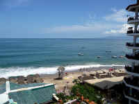 view of the puerto vallarta los muertos beach and to the north