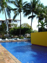 loma del mar common area pool and sun deck terrace