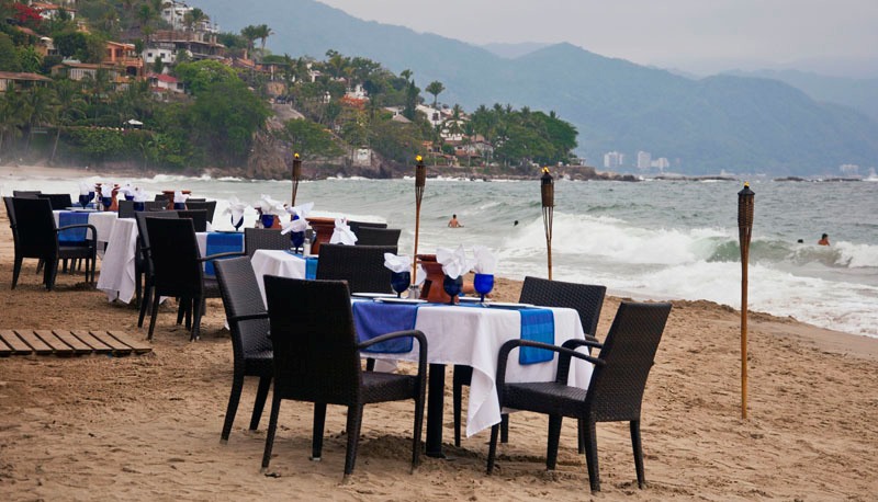 Si Senor los Muertos beach in Vallarta