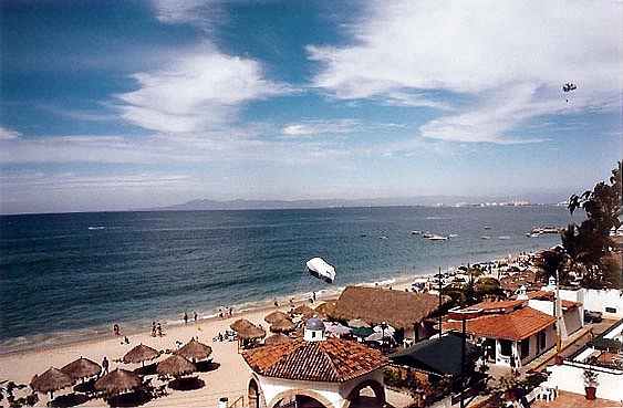 playa de los muertos beach looking north