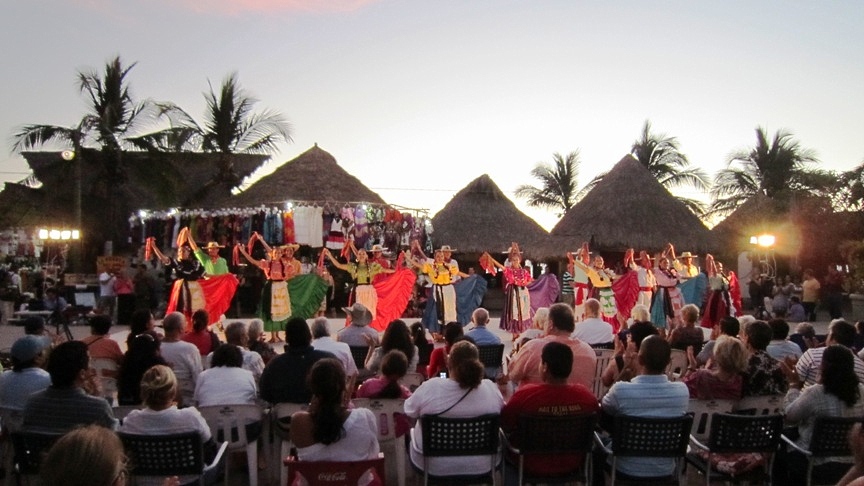 xiutla dancers in puerto vallarta at Cardenas park
