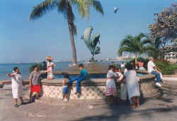 malecon puerto vallarta boardwalk the friendship fountain